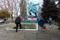 Трудовий рейд учнів 5, 7 класів біля пам’ятника в с.Шилівка.